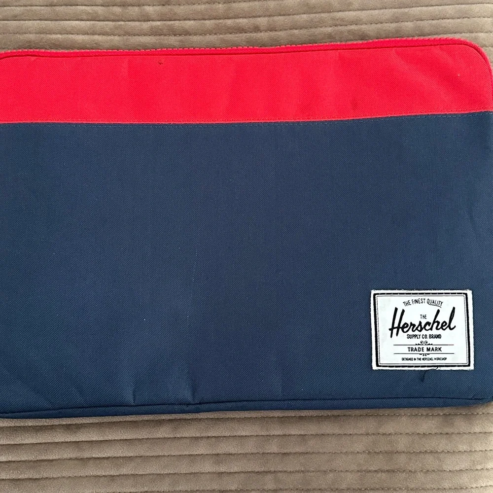Herschel Supply Co. Red Blue 15” Padded Laptop Sleeve